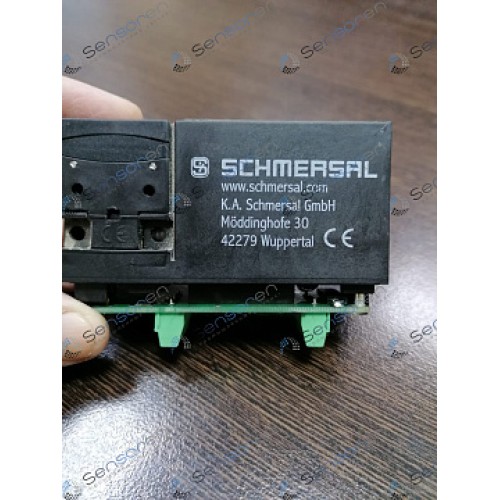 Дверной выключатель безопасности Schmersal AZM170SK-02/10ZRKA-24VAC/DC