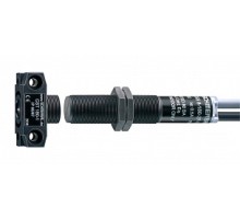 Индуктивный датчик безопасности Schmersal CSS8-180-2P-E-LST